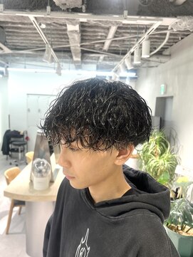 スイ 松戸(SUI) 刈り上げマッシュ×波巻きスパイラルパーマ【松戸/メンズ】