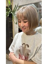 マハナ(Mahana by hair)&nbsp;30代ヘアスタイルショートハイトーンカラーグレージュ大人ボブ