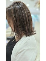 アッシュ 二俣川南口店(Ash)&nbsp;30代40代50代/外ハネミディアムボブ/白髪ぼかしハイライト