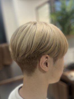 シャドウ美容室の写真/艶々で嬉しくなる手触りを是非お試しください。髪の内部からしっかり補修し、憧れの美髪に―