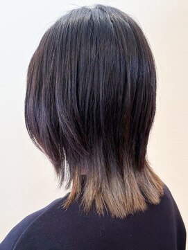 大人可愛い小顔ウルフインナーカラーグレージュ立体感ひし形