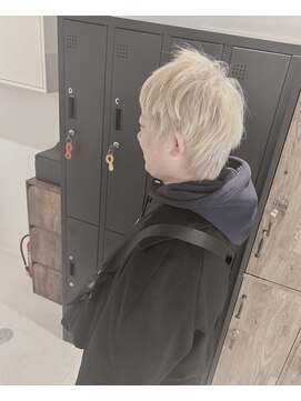 幻(maboroshi) ヴェールホワイトのpunkヘア