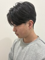 ヒュイル バイ ニアウ(Hwyl by Niau) MEN’S HAIR/サーフカール/刈り上げセンターパート/伊勢崎
