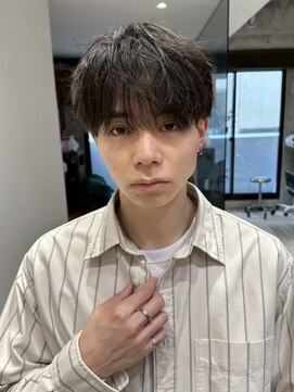 ファルベ(Farbe) 波巻きツイストスパイラル/センターパート/ニュアンスパーマ