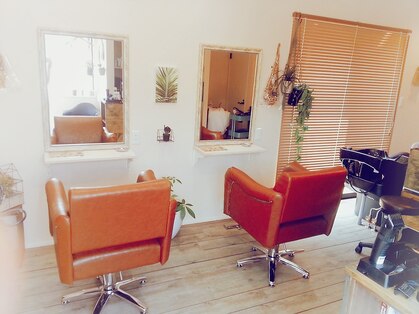 ヘアプラスアイズブルーム(hair+eyes bloom)の写真