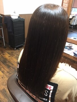 ヘアーサロン光(kou) 40代女性。サラ艶ストレートヘア