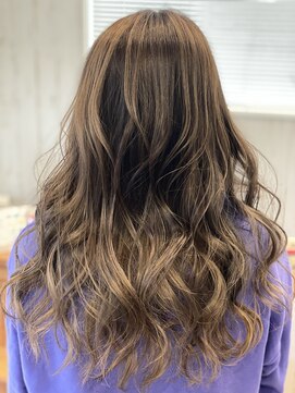 シュカブラ スパングル(Skovla Spangle) バレイヤージュカラー