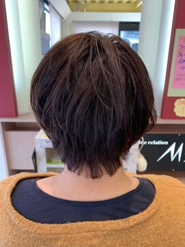 ミズグラート(Ms. grato) フェミニンカジュアルなショートスタイル