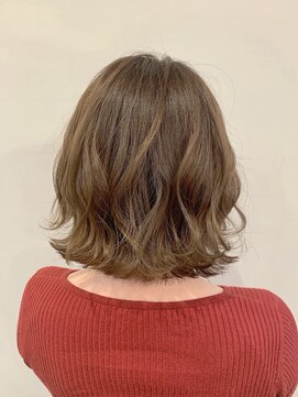 ノア(noa.) ブリーチなし×カーキベージュ/noa.ノア　平野智香