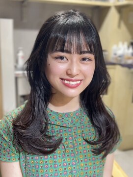 ティア(Tia.) （韓国ヘア/くびれヘア/ロングヘア/前髪/サイドバング/小顔）