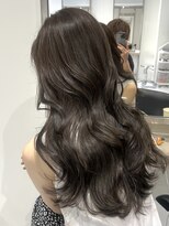 ヨロ 小岩(YOLO) ミルクティーグレージュハイライトケアブリーチレイヤーカット