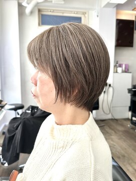 ハーツ(Heart's) 白髪ぼかし/脱白髪染めカラー/似合わせカット/ショートボブ