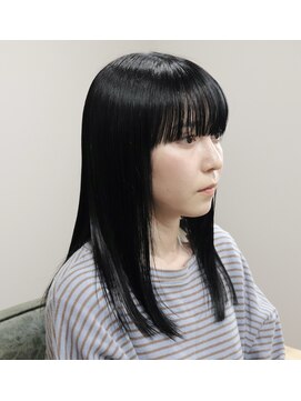 ウィスカーヘアー(whisker hair) ぱっつんロング　ブルーブラック