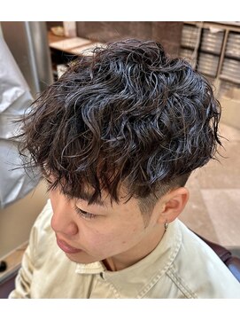 銀座マツナガ 浅草店 大人気♪スペインカールパーマツーブロック刈り上げショート