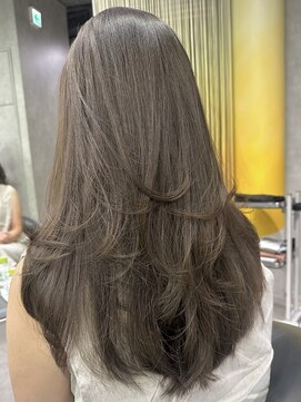 シティ(CITY) 艶髪オリーブベージュ×レイヤーカット　【CHICA】