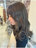 オリーブグレージュ