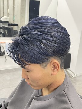 レボ(Revo) ブルーブラックカラー×フェザーショート