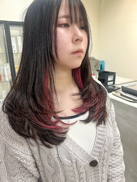 ユニ 江坂(Uni.) インナーカラー　イヤリングカラー　ピンク　レイヤーカット