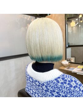 nyu+Z『ブルーグリーンの裾カラー』