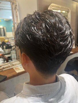 ムーン(moon) MEN’S HAIR/刈り上げセンターパート/moon