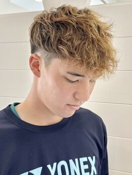 骨格・クセを見極める似合わせスタイル☆朝のセットが劇的に楽になる、ON/OFFキマるメンズヘアをご提案◎