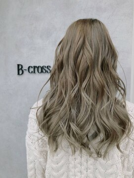 ビークロス(B-cross) ミルクティーベージュ☆