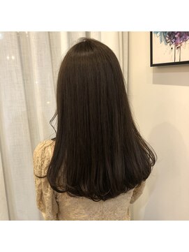 イーチ ヘアーアンドトータルビューティ(each hair&total beauty) 【山田紗羅】カーキベージュヘアー