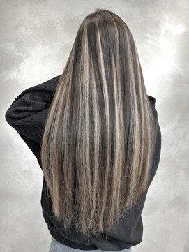 アルマバイロサ(ALMA by ROSA) シールエクステでコントラストハイライト/担当rui