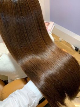 髪質改善に特化した【最新髪質改善トリートメント】ヘアケア業界最高峰のTRを導入!!髪を芯から美しく導く♪