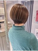 白髪ぼかしハイライトショートボブ