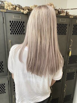 ヲタク(wotaku.) ミルクティーベージュ/グレージュ/ハイトーン/ケアブリーチ/前髪