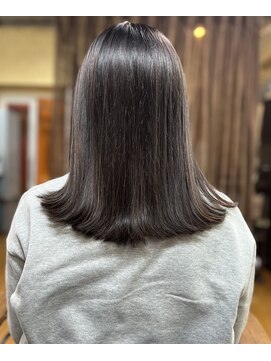 エレガントリゾート グレイスヘアー 顔周りウルフ