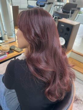 モイシェン(mauschen) レイヤーカット×ローズレッドカラー