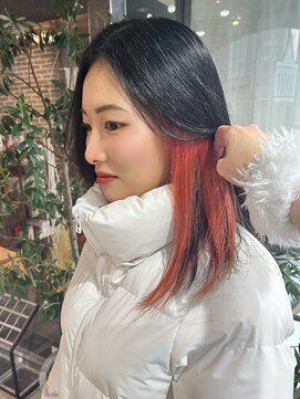 ヘアーアンドメイク ビス(HAIR&MAKE bis) ピンクレッドカラー/インナーカラー【唐木彩華】