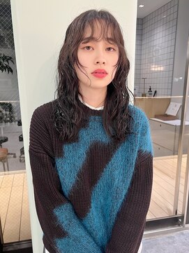 ホロ(hollo) くるくるレイヤーパーマオリーブベージュ外国人風パーマ