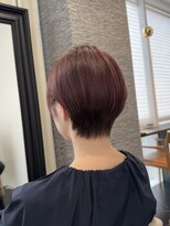 アオ(Ao)&nbsp;Aoヘアスタイル くびれショート×モーヴピンク