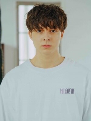 2025年-2026年冬】無造作マッシュの髪型・ヘアアレンジ｜人気順