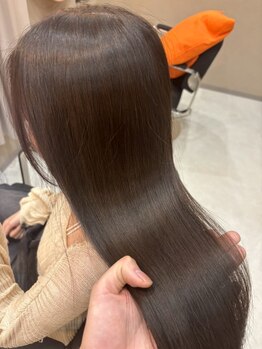 ナシーム 久留米(Naseem)の写真/広がりなどの髪の悩みに応えるナシーム式ストレート◎最高の手触り、艶やかな自然になじむ潤いのある髪に★