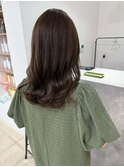 オリーブベージュ