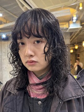 ナループロアオハナ(Nalu pu loa ohana) レイヤーパーマ/ウルフパーマ/ミディアムパーマ