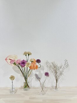 リリー(Lily.)の写真/明るい空間の中で沢山の花たちに囲まれながら過ごす時間...
