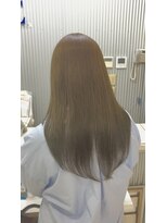 ヴィサージュ(VISAGE) ブリーチなしのダブルカラーで作るオリーブベージュ