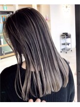 フリーク(FLEEK) 神戸三宮_ストレートでも決まるバレイヤージュ