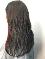 コピーヌ 高田馬場店(Copine)&nbsp;チラリとのぞく遊び心☆イヤリングカラー×レッド×セミロング☆