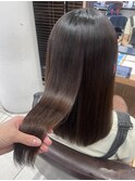 やわらかさと艶感の縮毛矯正