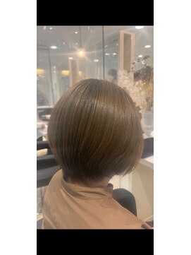 アッシュ 練馬店(Ash) 大人女性のショートボブ１