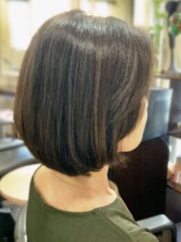 ファーストグレイにもおすすめです◎フルボ酸配合トリートメントカラーで髪をいたわるグレイカラーを♪