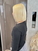 クエ(QUE) 切りっぱなしボブ/抜きっぱなしブリーチ/20代30代40代/横浜