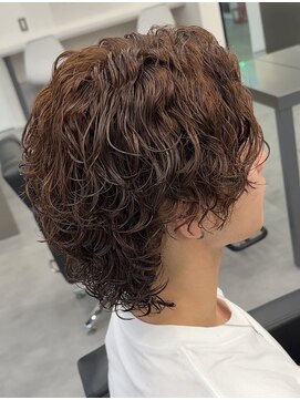ノイセル 心斎橋(Noisyle) サーフカール×センターパート×海外ヘア×ブラウンカラー