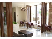 モダンで落ち着いた店内◎ゆったりおしゃれを楽しんでください